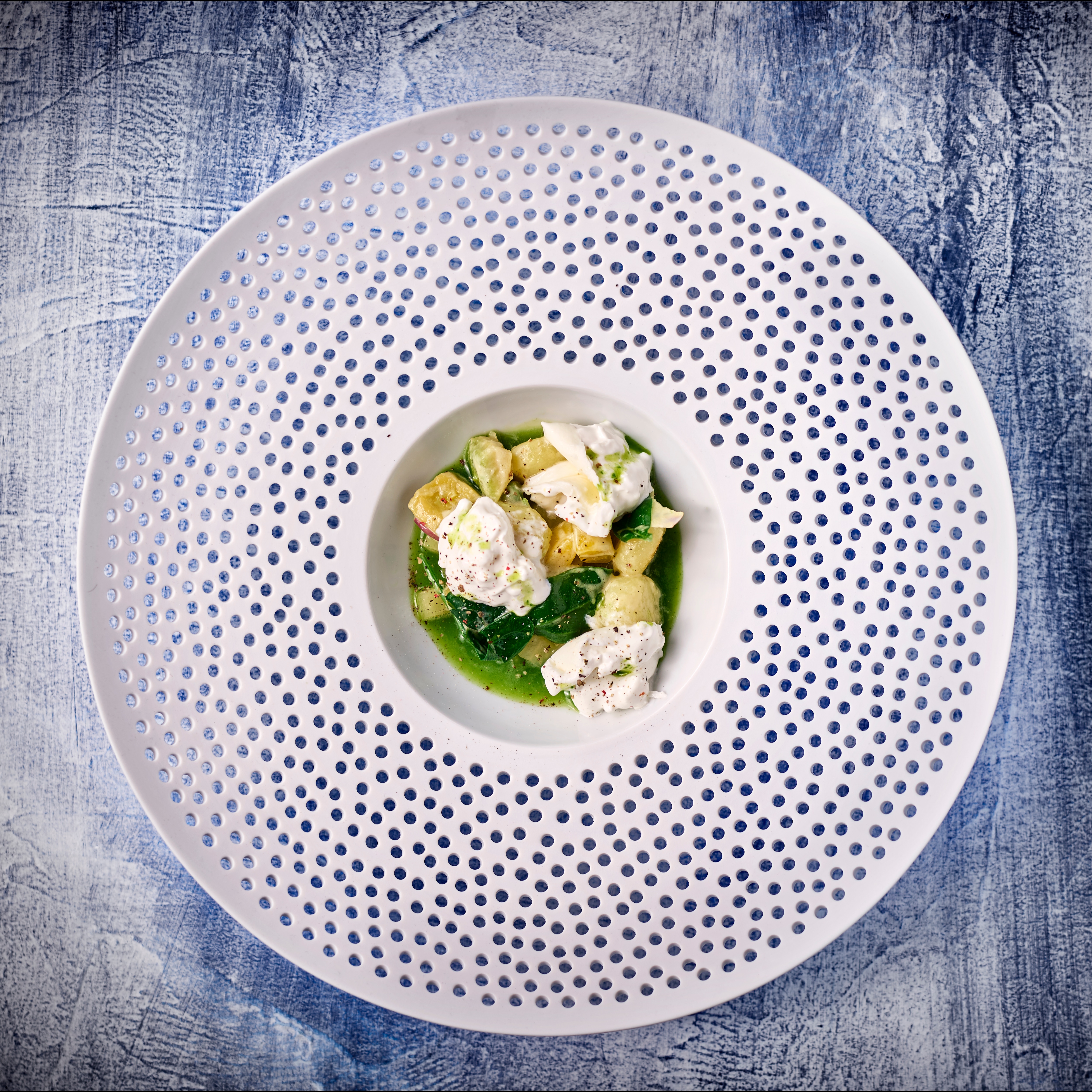 Burrata/Holunderblüten/Tempura/Gnocchi/Babyspinat/Apfel-Avocado